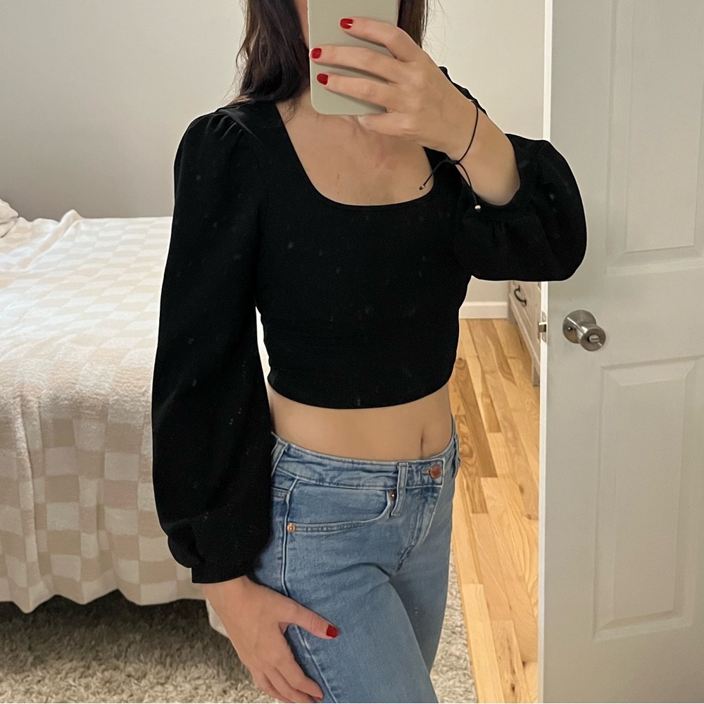 Black Lantern Sleeve Crop Top